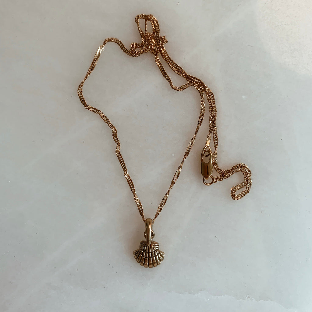 Small shell necklace Clearance